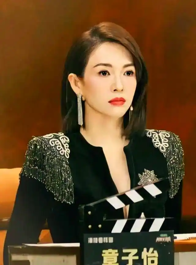 女明星齐肩卷发_章子怡齐肩短发_齐肩短发造型潮流