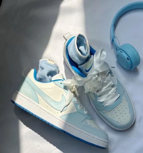 明星穿耐克鞋_明星耐克衣服街拍_女明星穿耐克图片