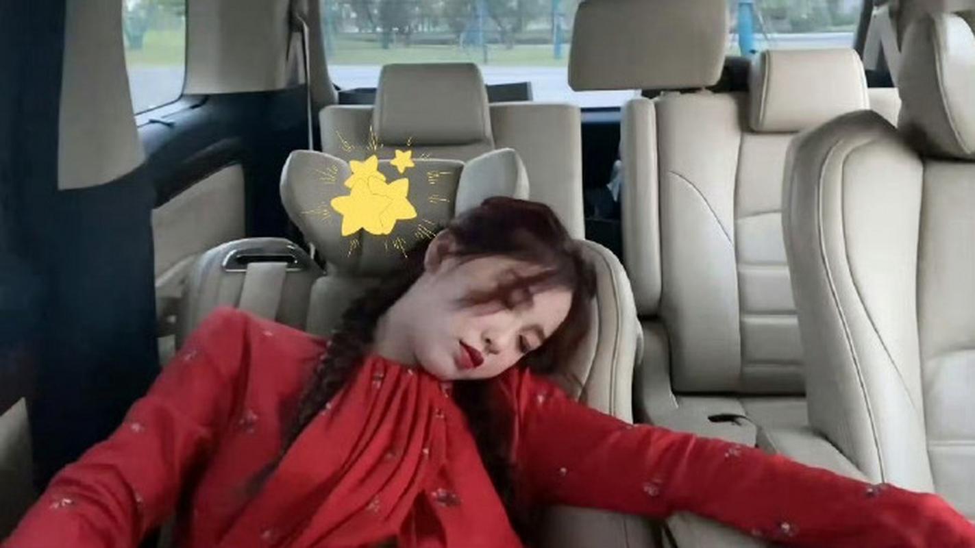 睡姿好看的明星_明星睡觉的照片睁眼_女明星睡着样子