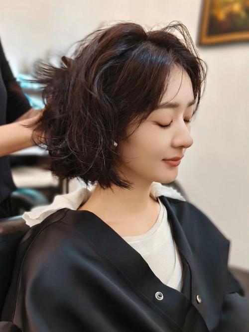 短发明星女中国有哪些_短发的中国女明星_中国女明星短发