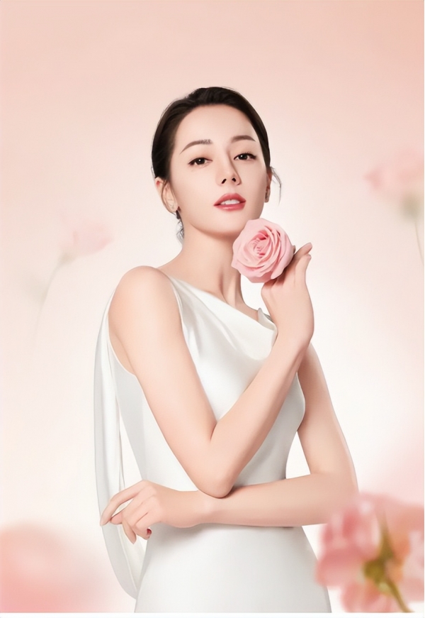 内娱女明星健康问题_33岁迪丽热巴生病现状_明星热点迪丽热巴,