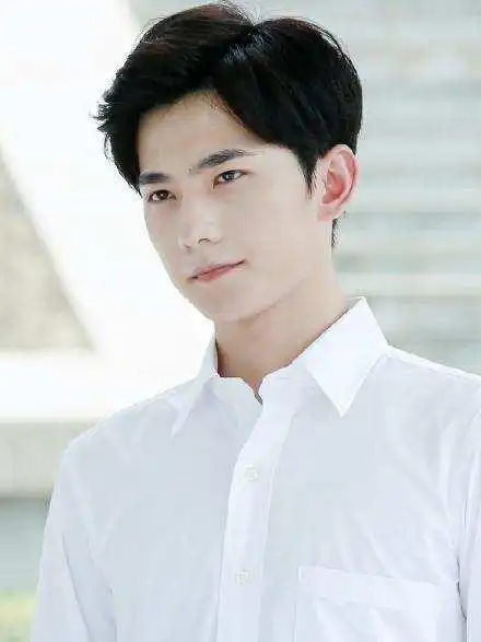 拥有迷人微笑的女星_女明星的笑容_高圆圆迷人微笑